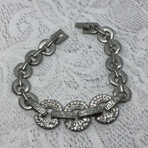VINTAGE silver tone rhinestone metal links statement style costume bracelet.